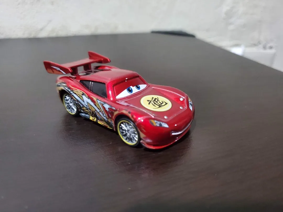 /img/50676-custom-pixar-cars.webp