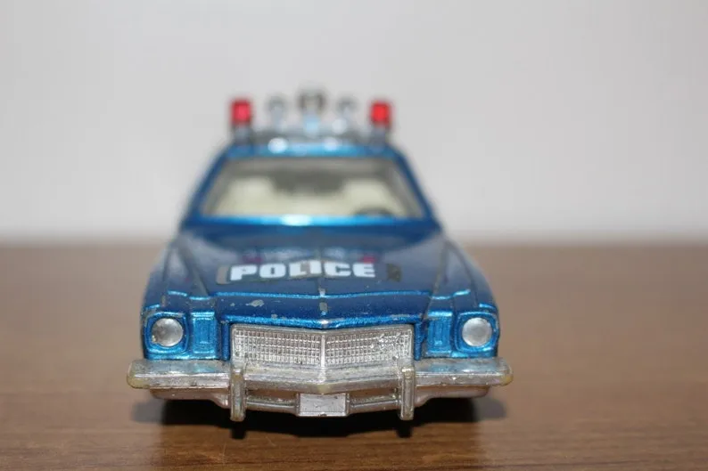 50712 corgi police car details