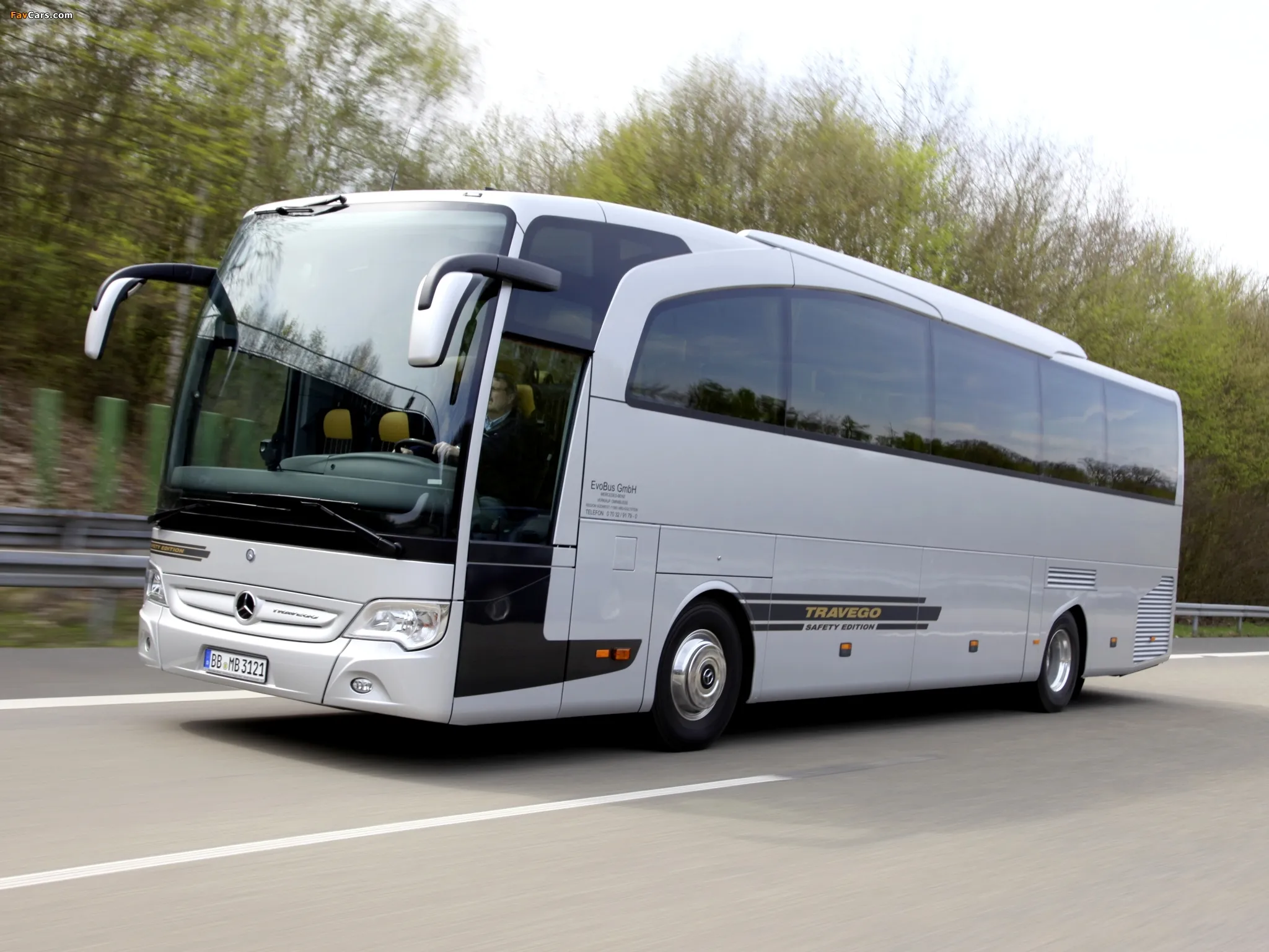 50752 mercedes travego diecast model 5
