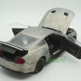 /img/50785-diecast-masters-close-up.webp