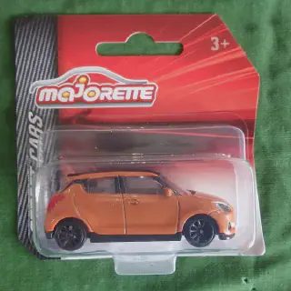 /img/50812-suzuki-swift-diecast-close-up.webp