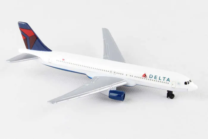/img/50825-cleaning-diecast-airplane.webp