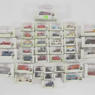 /img/50832-oxford-diecast-ho-scale-display.webp