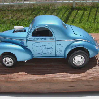 /img/50835-diecast-18-wheeler-display.webp