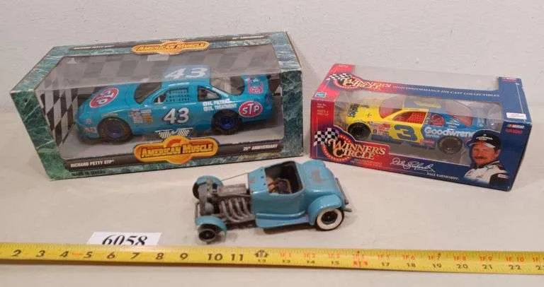 /img/50850-richard-petty-car-7.webp