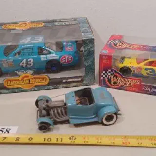/img/50850-richard-petty-car-7.webp