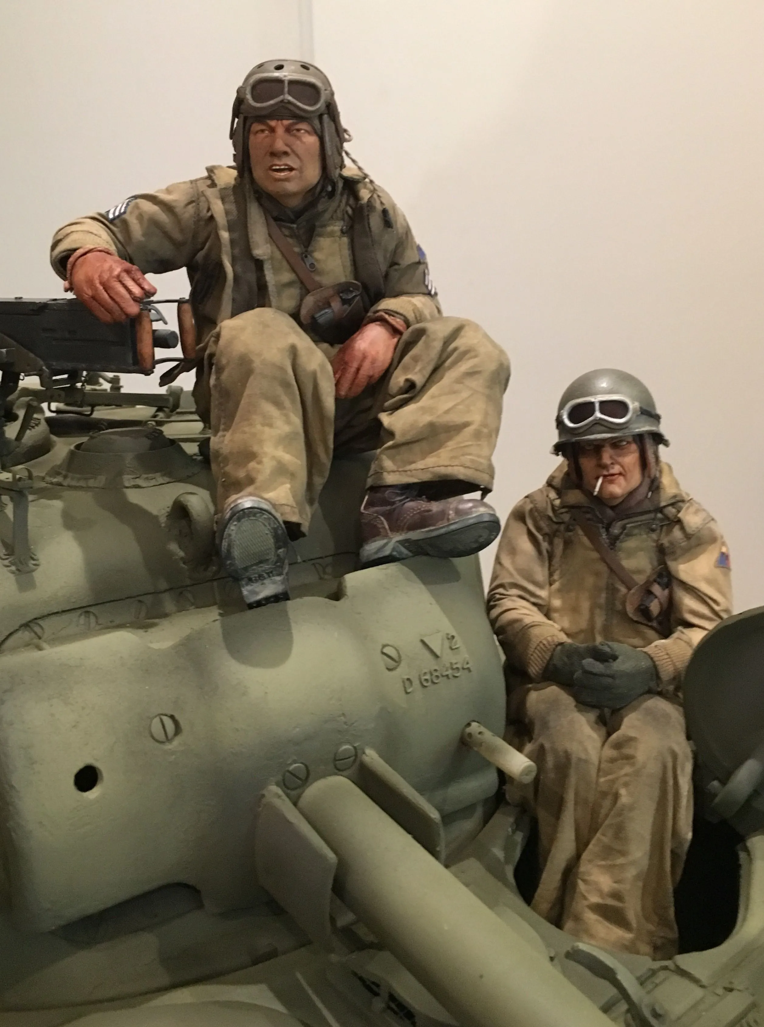 /img/50859-sherman-tank-diecast-model-collectors-item.webp