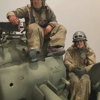 /img/50859-sherman-tank-diecast-model-collectors-item.webp