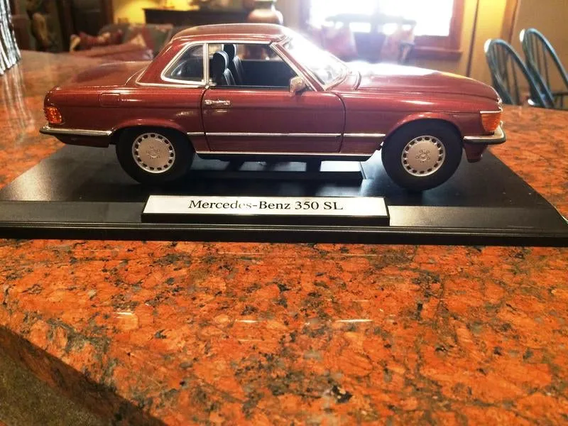 50878 mercedes 560sl diecast detail