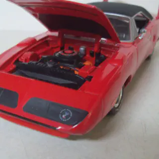 /img/50930-diecast-car-display.webp