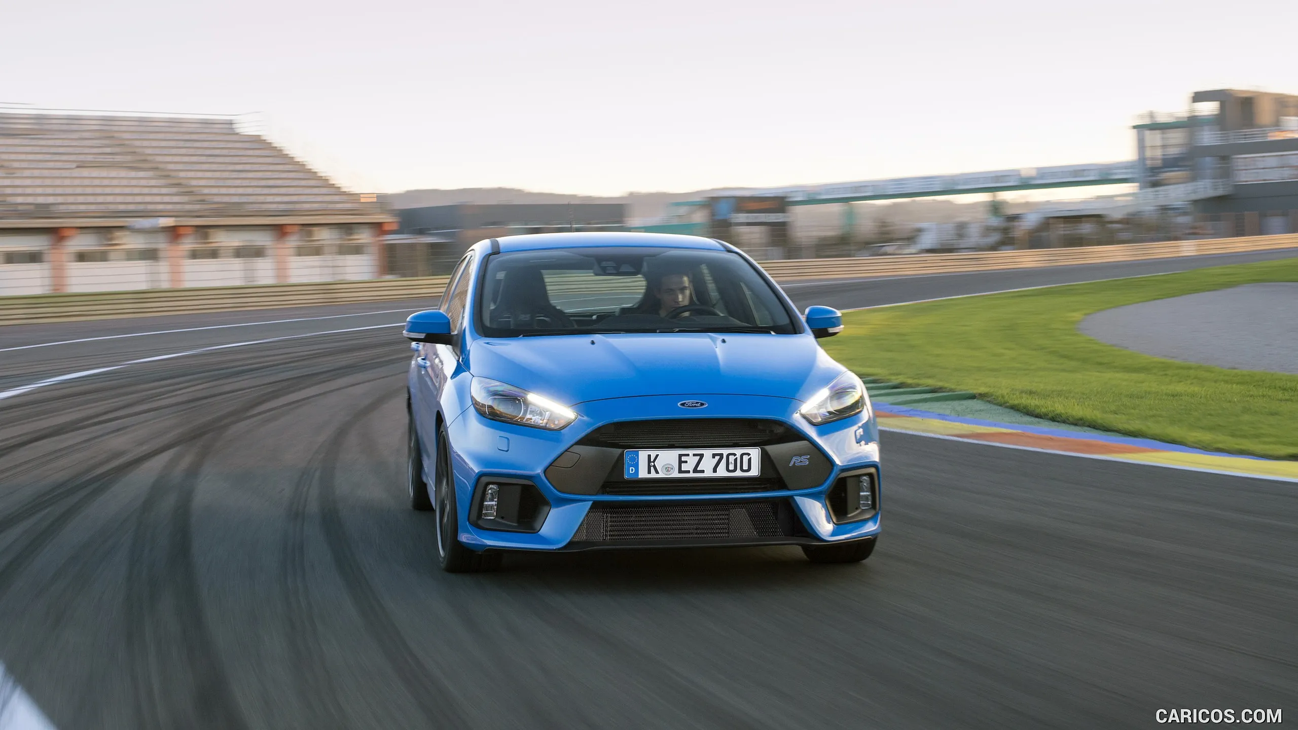 /img/50960-focus-rs-diecast-model-packaging.webp