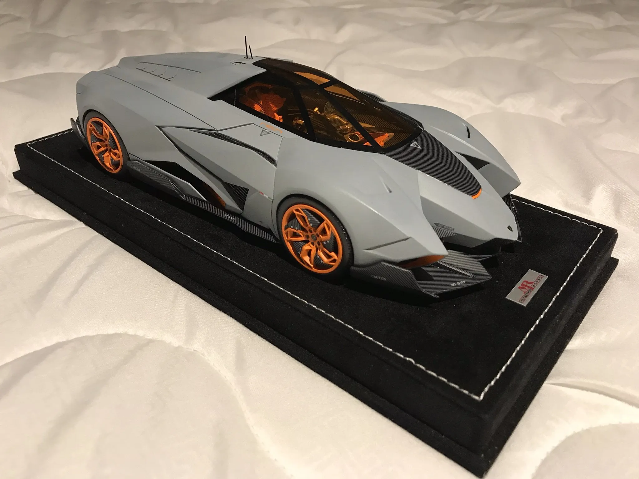 50976 diecast egoista detail 3