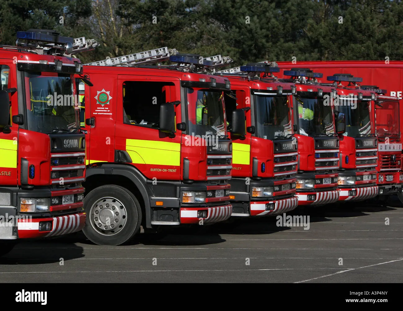 /img/50984-diecast-fire-engine-details.webp