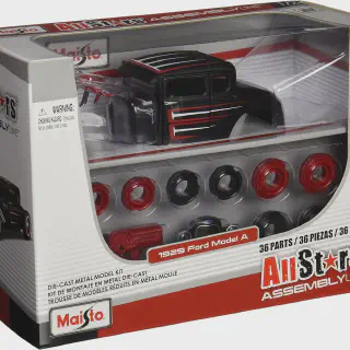 /img/51026-maisto-model-kit-display.webp
