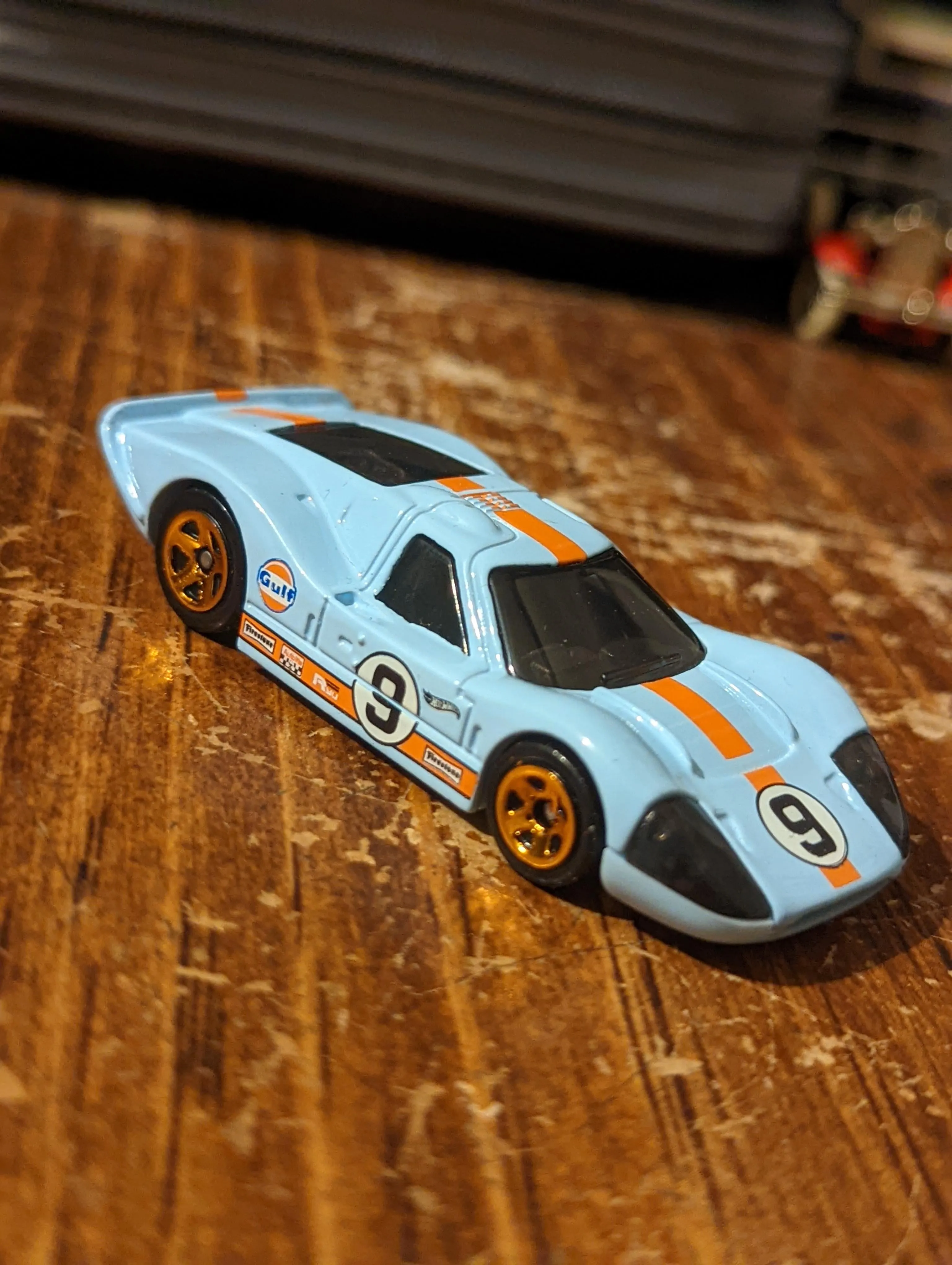 /img/51040-diecast-car-display.webp