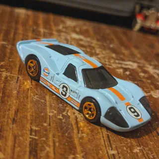 /img/51040-diecast-car-display.webp