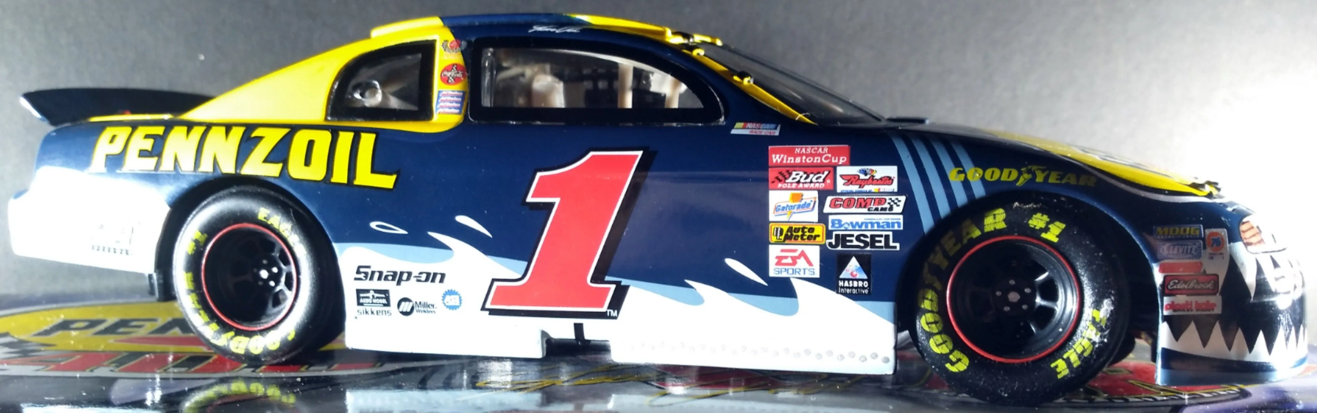 51065 nascar diecast collectors