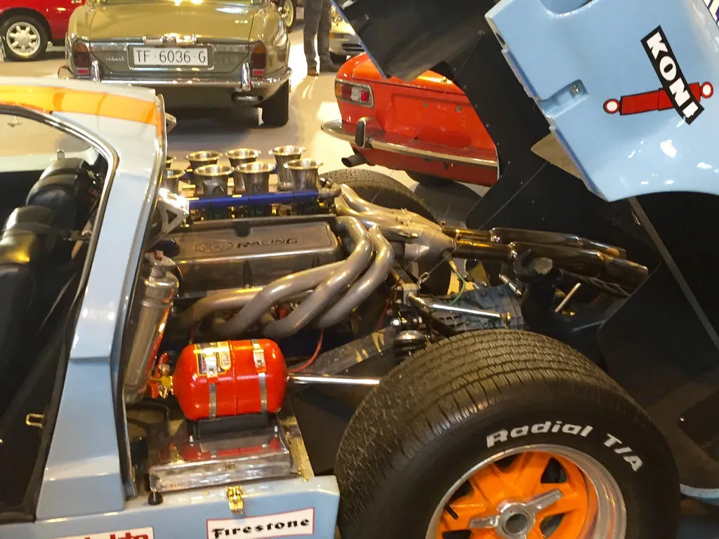 /img/51067-displaying-diecast-engine.webp