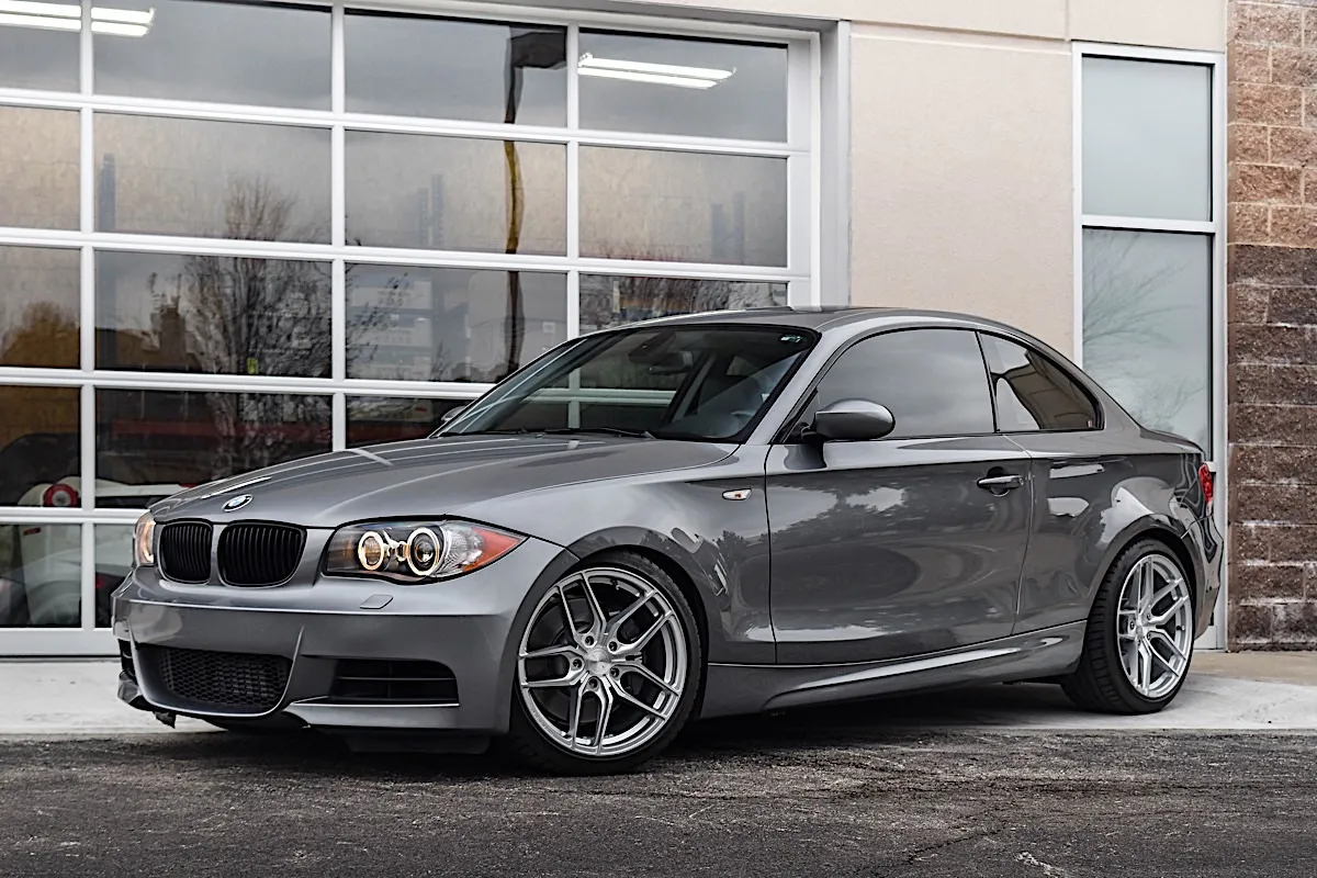 51073 bmw 135i interior
